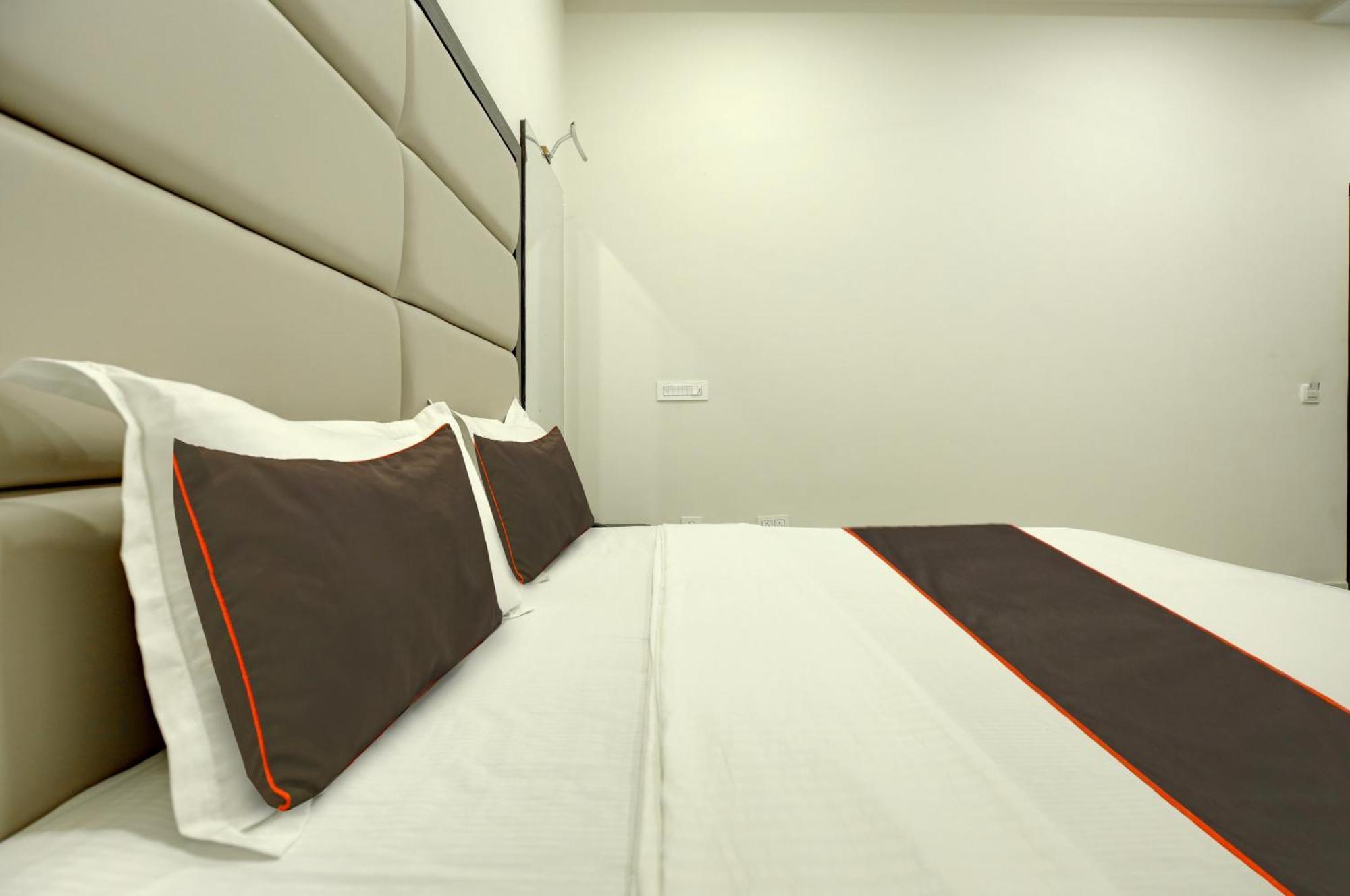 Super Collection O Ovel Hotel Grand Abadpura Exterior photo