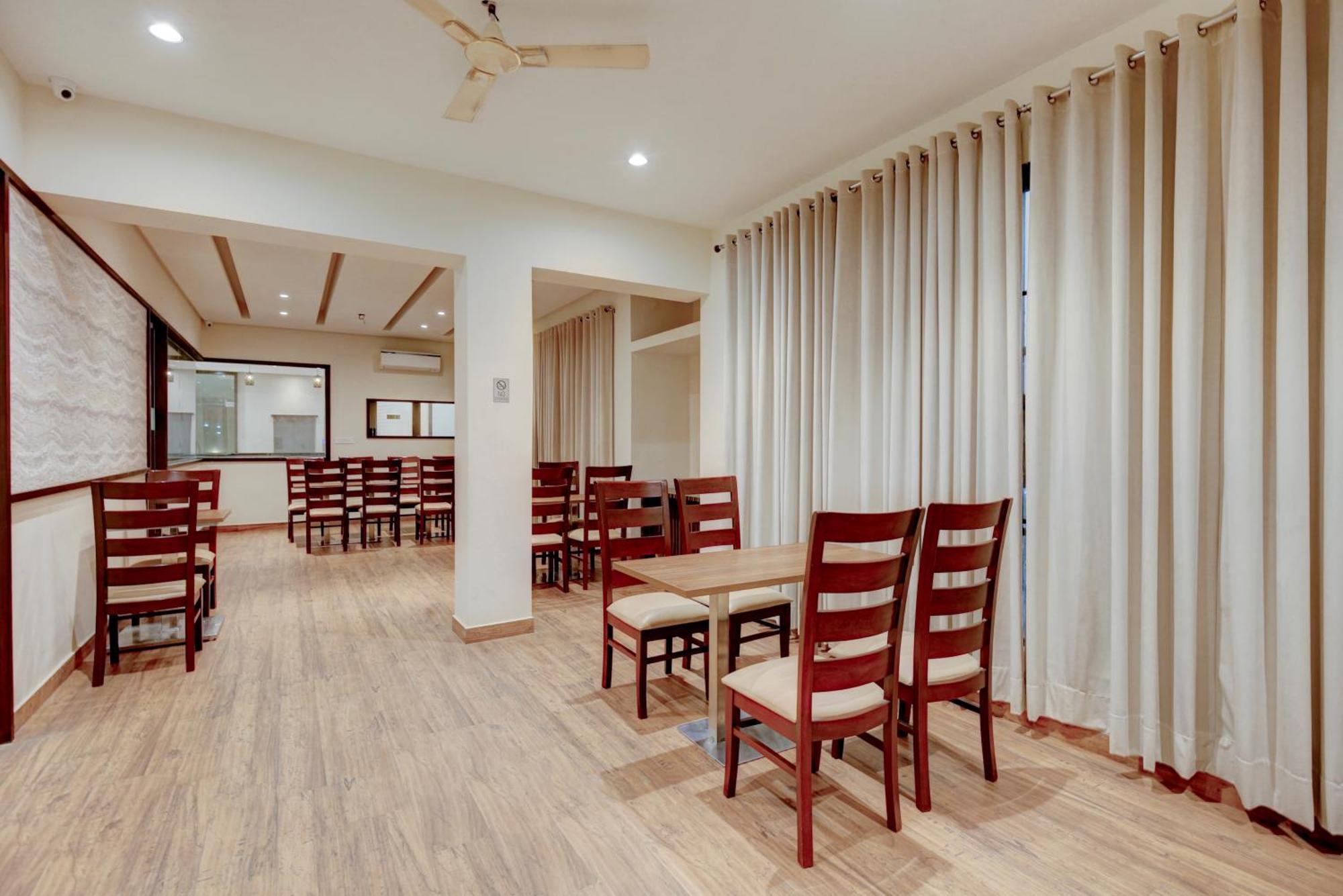 Super Collection O Ovel Hotel Grand Abadpura Exterior photo