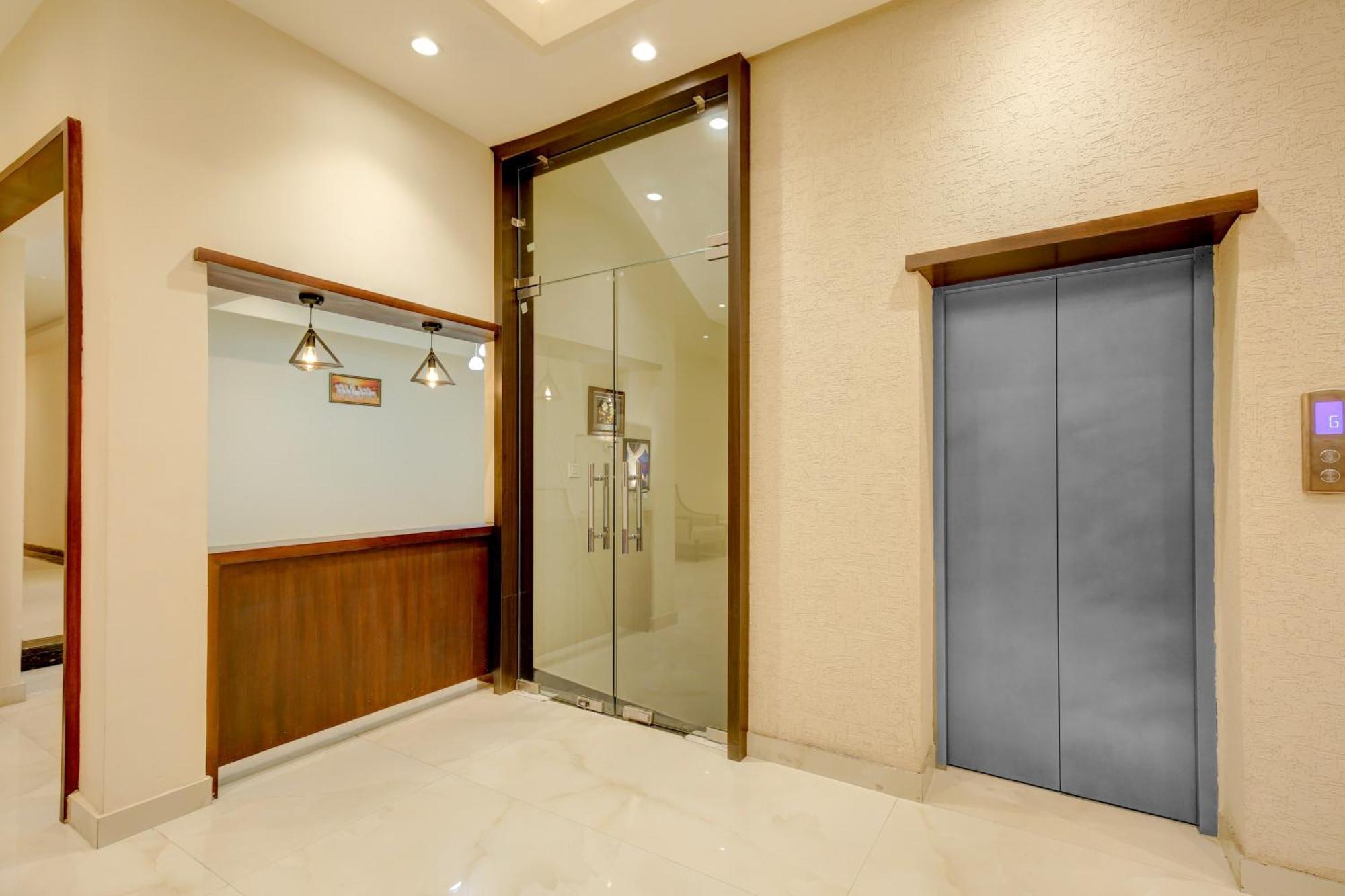 Super Collection O Ovel Hotel Grand Abadpura Exterior photo