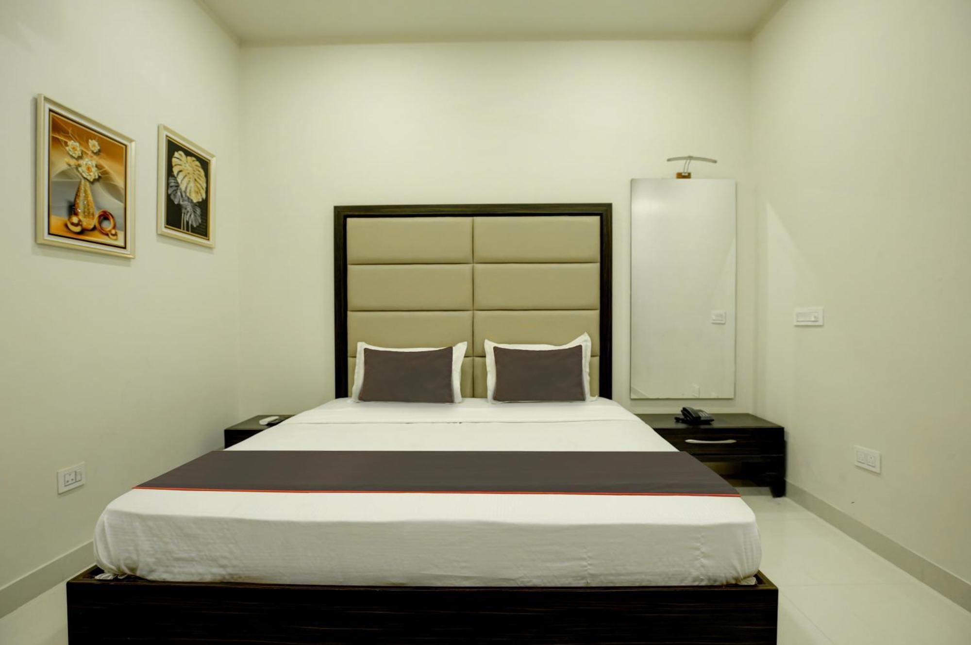 Super Collection O Ovel Hotel Grand Abadpura Exterior photo