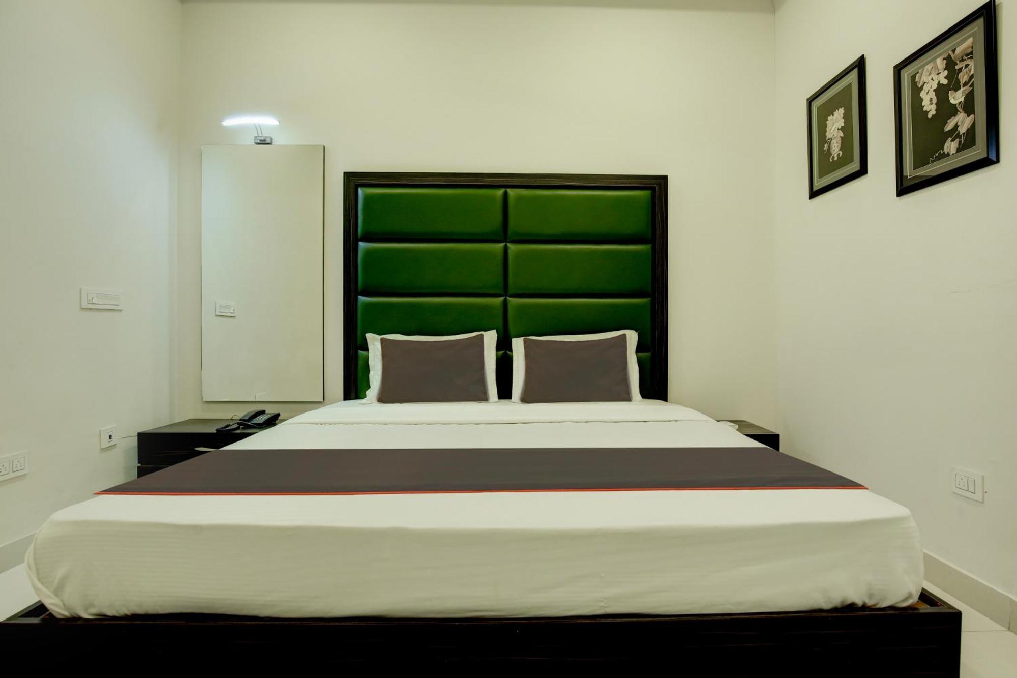 Super Collection O Ovel Hotel Grand Abadpura Exterior photo